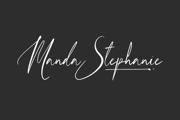Manda Stephanie: A Script Font for Elegant Web Design